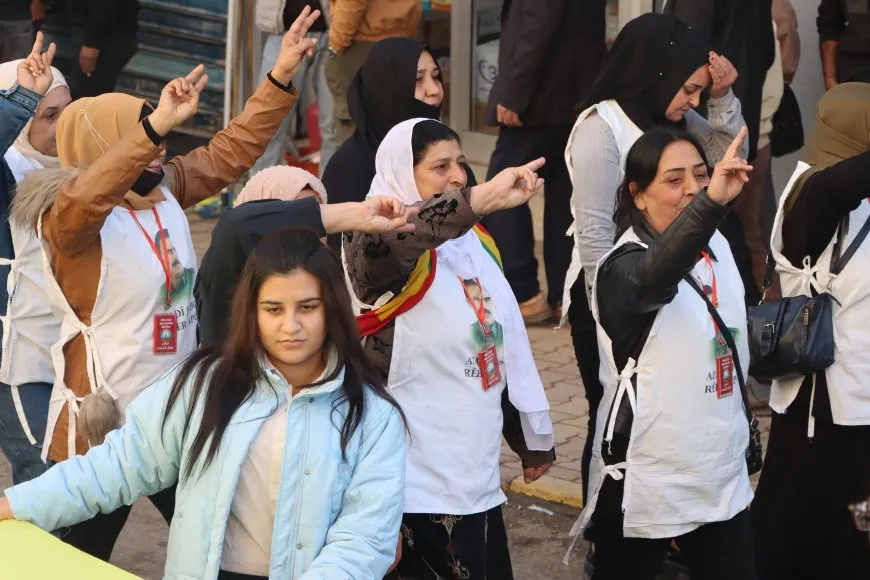 Mass rally in Qamishlo to demand leader's physical freedom