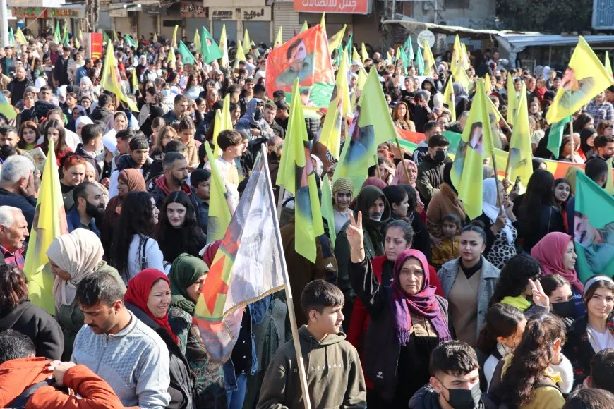 Mass rally in Qamishlo to demand leader's physical freedom