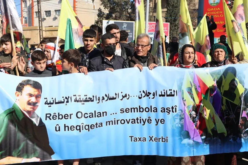 Mass rally in Qamishlo to demand leader's physical freedom