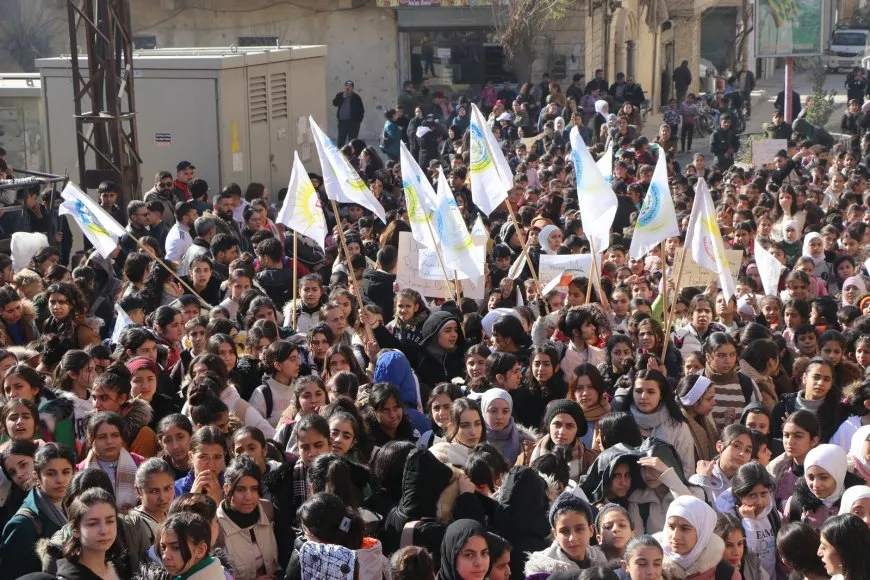 Students protest against Transitional Govt.'s siege of Sheikh Maqsoud, Ashrafiyeh
