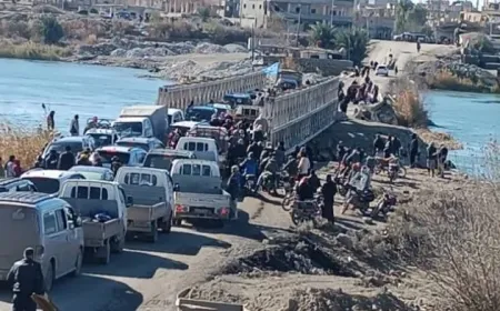 Hundreds stranded at Deir Ezzor River Crossings