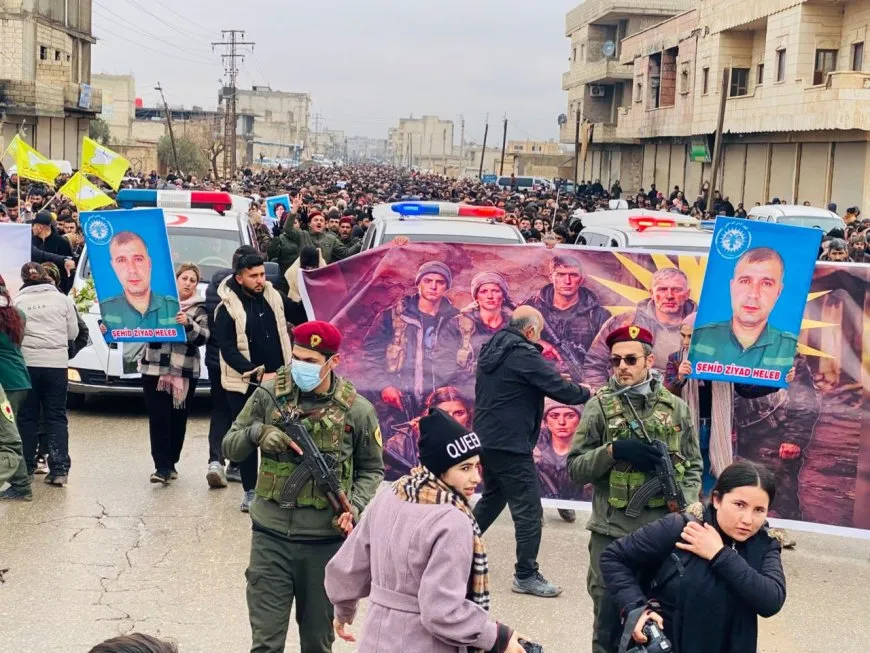 Funeral procession of martyrs Commander Ziyad, fighters Birûsk, Malek arrives at Martyr Dijla Cemetery