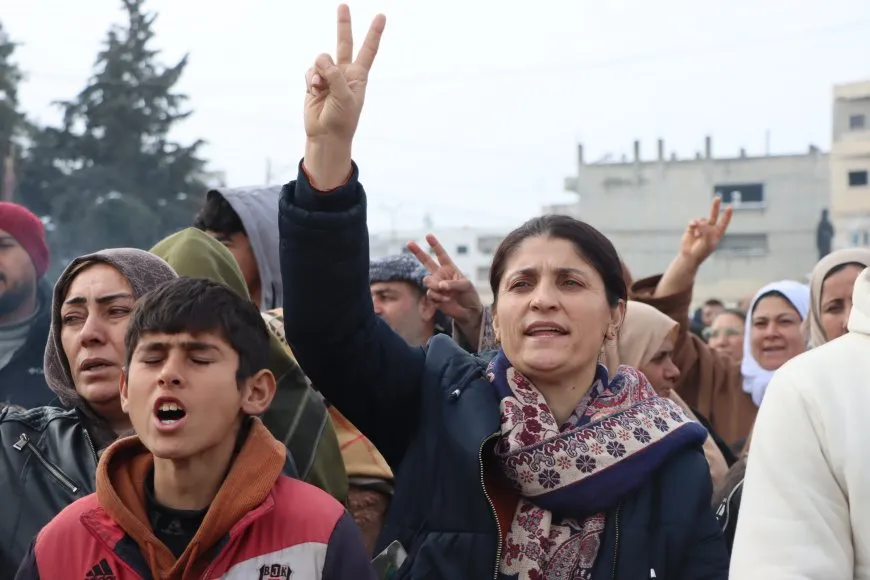Under siege… Mass rally in Kobani