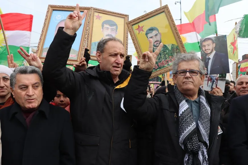 Qamishlo chants “Kurdish people are one”