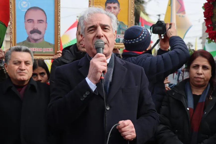 Qamishlo chants “Kurdish people are one”