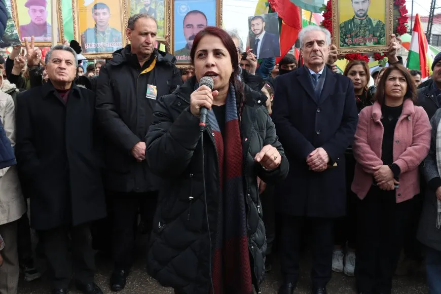 Qamishlo chants “Kurdish people are one”