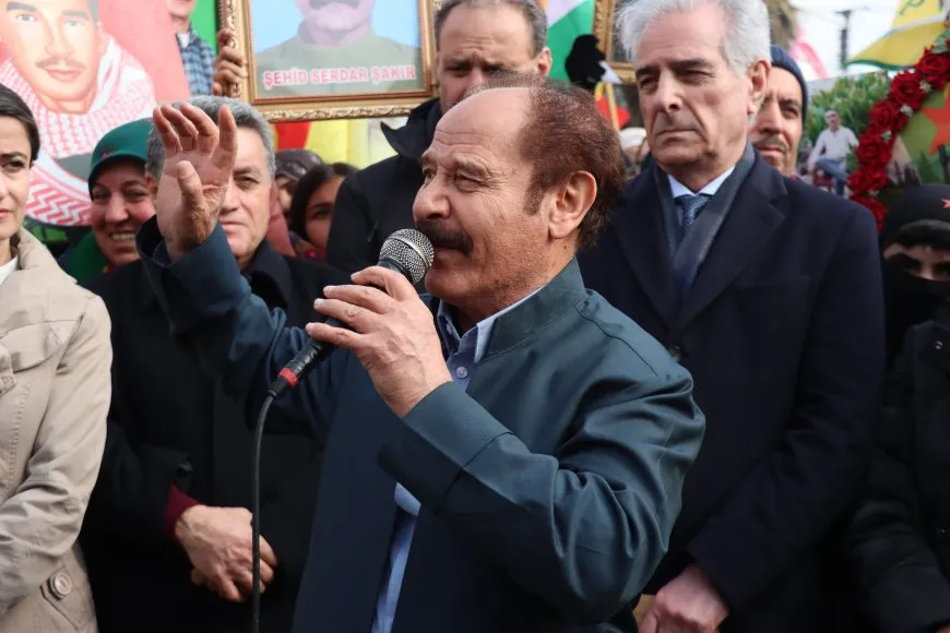 Qamishlo chants “Kurdish people are one”