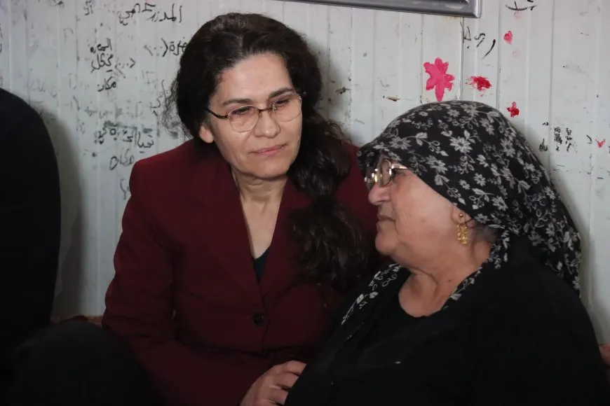 AA delegation visits displaced people's shelters