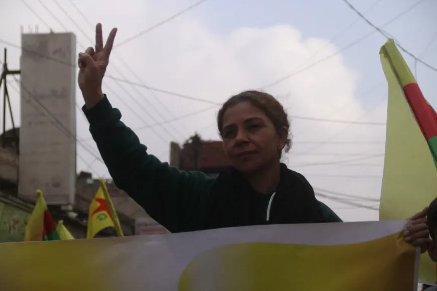 Thousands of voices in Jazira chant, "Long live Rojava resistance"