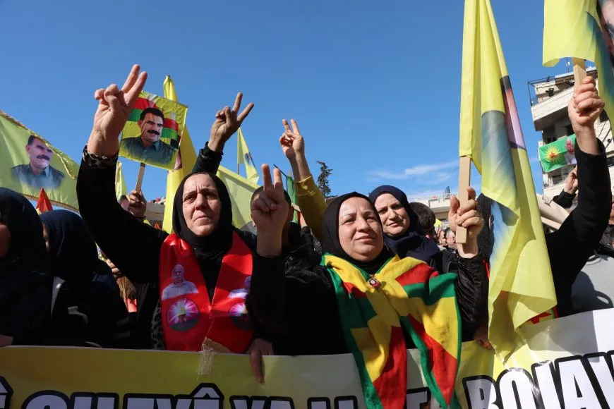 Tens of thousands of Qamishlo residents salute Imrali resistance