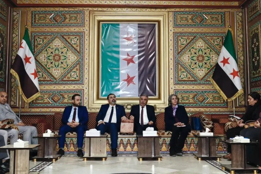 Governor of al-Hasakah receives Minister of Education