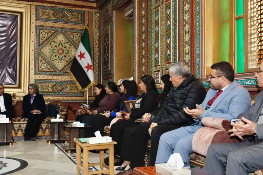 Governor of al-Hasakah receives Minister of Education