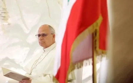 Pope calls for dialogue, end to violence in the Middle East