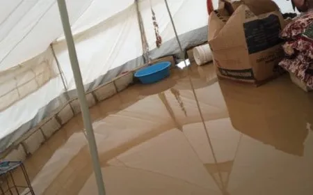 Rainfall floods tents of displaced people from Serê Kaniyê in Hasaka