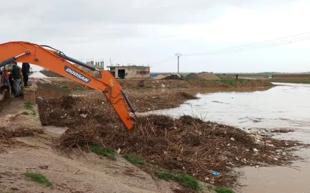 Tel Tamr municipalities work to reopen Zerghan river channel
