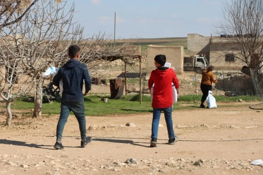 Kurdish Red Crescent distributes humanitarian aid in Kobani villages