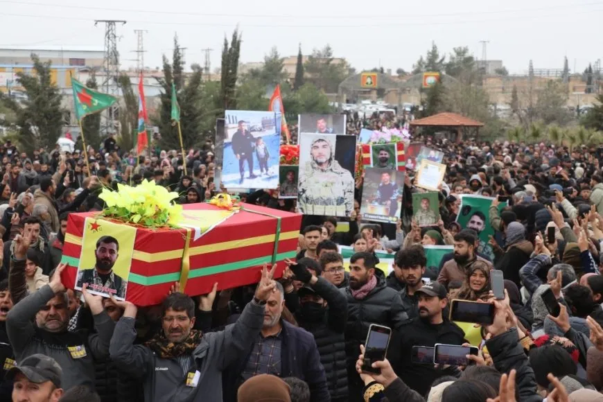 Tens of thousands in Kobani attend funeral of 10 martyrs 