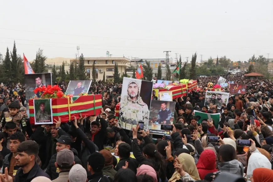 Tens of thousands in Kobani attend funeral of 10 martyrs 