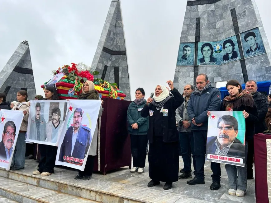  Words of Muslim's funeral confirms: "His people to continue his struggle"