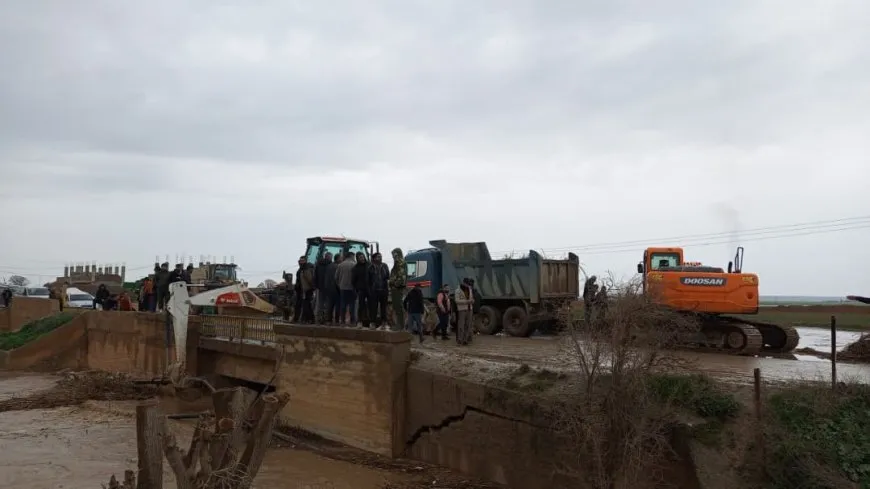 Tel Tamr municipalities work to reopen Zerghan river channel