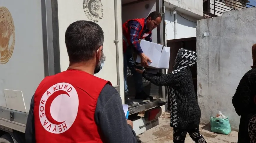 Kurdish Red Crescent continues providing aid to flood affected residents