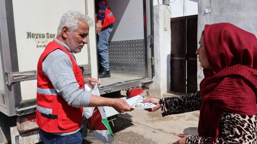Kurdish Red Crescent continues providing aid to flood affected residents