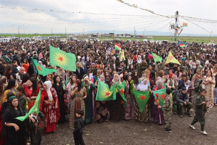Thousands celebrate Newroz, stress need for unity, strengthening democracy