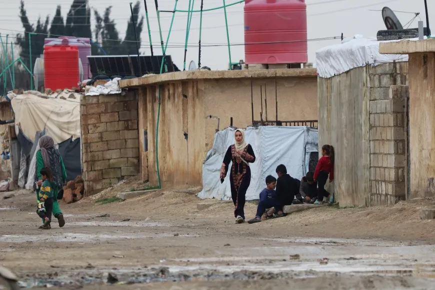 Muddy tents, deep sorrow… elderly woman’s hope for safe return to Serekaniye