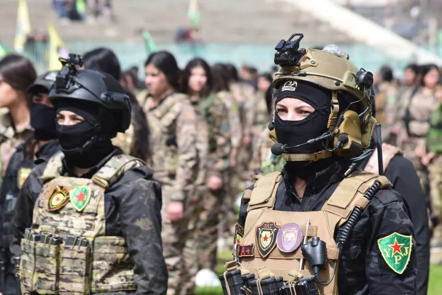 Residents of Qamishlo, Tirbespiye, Amuda celebrate Leader’s birthday, founding of YPJ