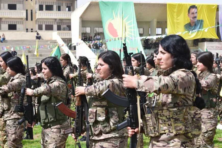 Residents of Qamishlo, Tirbespiye, Amuda celebrate Leader’s birthday, founding of YPJ