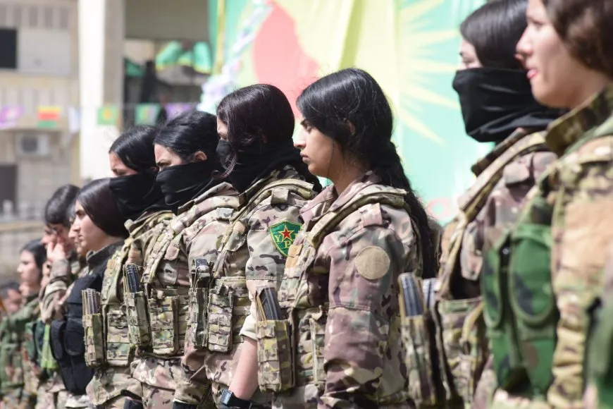 Residents of Qamishlo, Tirbespiye, Amuda celebrate Leader’s birthday, founding of YPJ