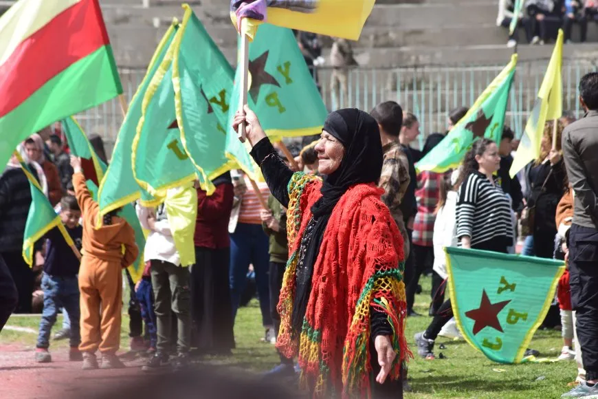 Residents of Qamishlo, Tirbespiye, Amuda celebrate Leader’s birthday, founding of YPJ