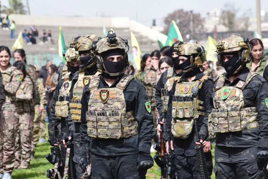 Residents of Qamishlo, Tirbespiye, Amuda celebrate Leader’s birthday, founding of YPJ