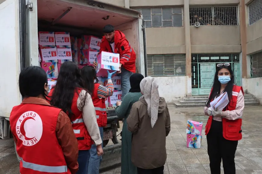Kurdish Red Crescent distributes 750 food baskets to IDPs in Qamishlo