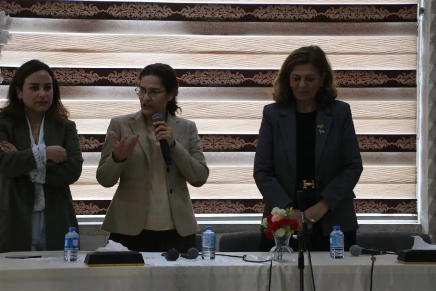 Ilham Ahmed discusses detainee file, women’s role with Minister of Social Affairs