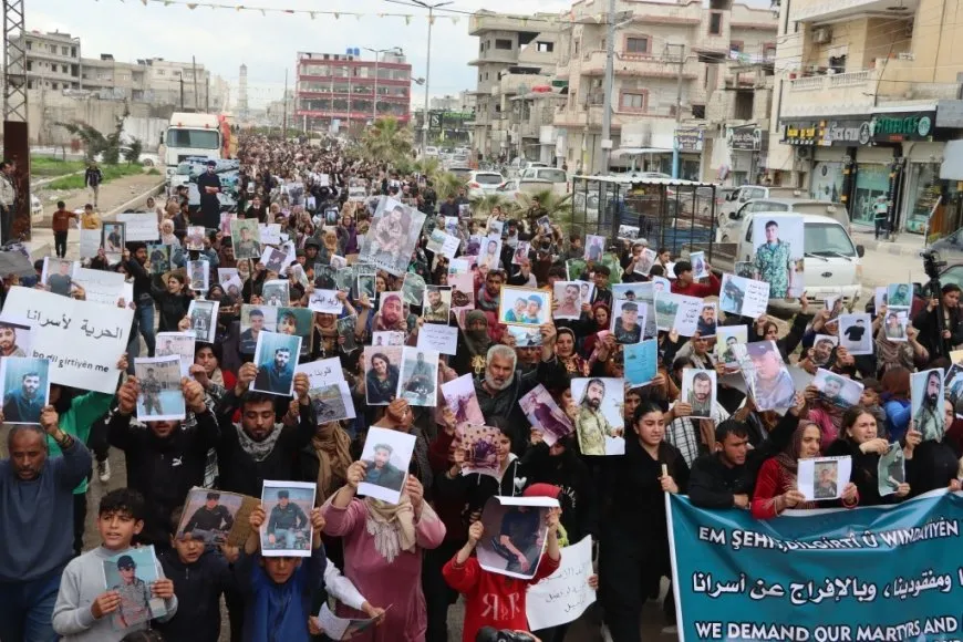 Massive demonstration in Kobani demanding release of prisoners
