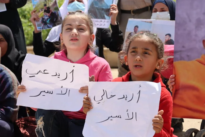 Captives' families protest, meet with political body in Hasaka