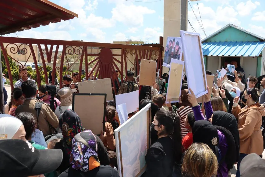 Captives' families protest, meet with political body in Hasaka