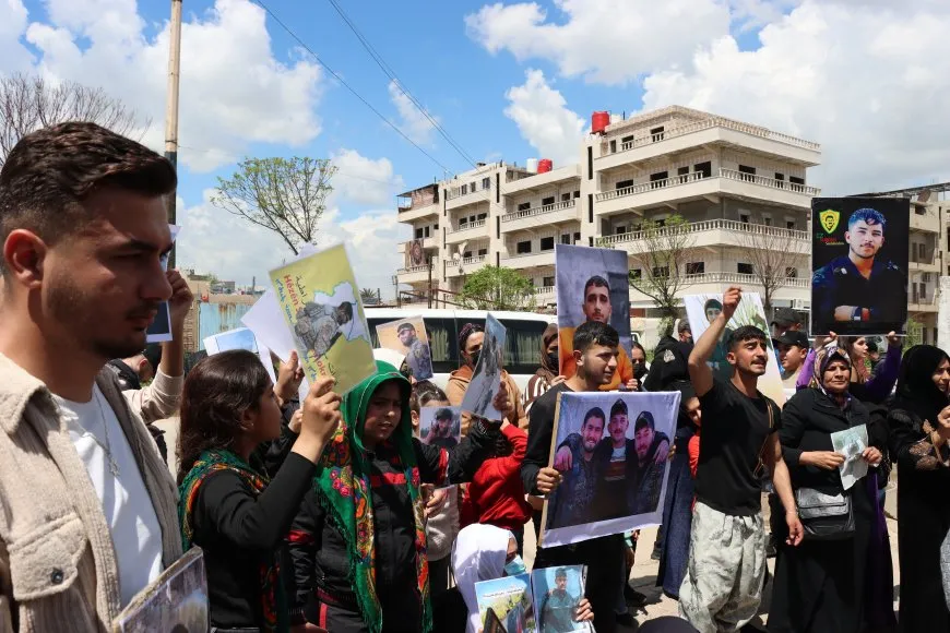 Captives' families protest, meet with political body in Hasaka