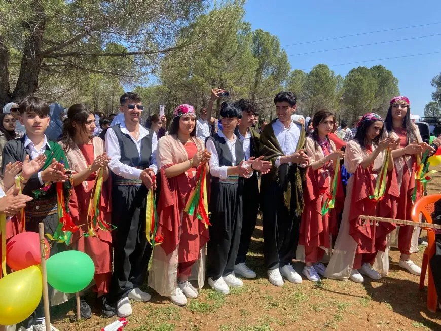 Kurds in Damascus celebrate International Workers' Day at Zarzar Lake