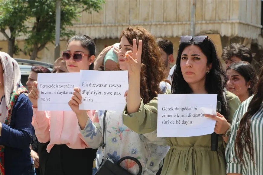 Kurdish language teachers in Hasaka condemn removal of Kurdish language from Palace of Justice nameplate