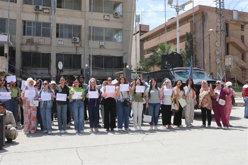Kurdish language teachers in Hasaka condemn removal of Kurdish language from Palace of Justice nameplate