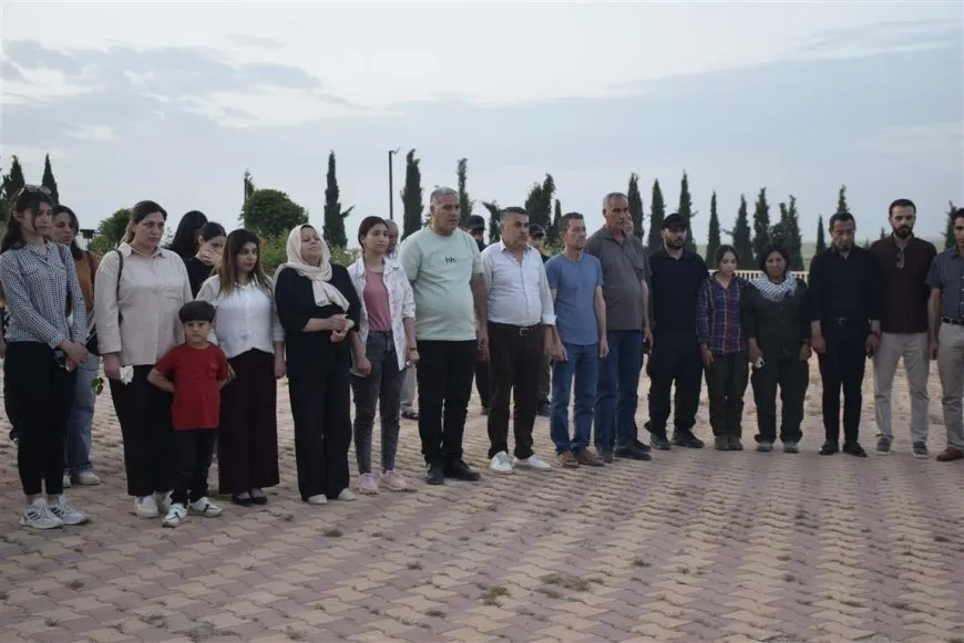 Candles lit at Martyrs’ Shrines on Kurdish Language Day