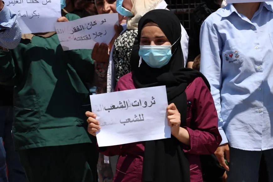 Health Sector workers in Qamishlo protest discriminatory salary increase