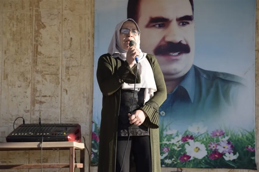 Residents of Jazera and Kobani cities celebrate first day of Eid by visiting martyrs' shrines