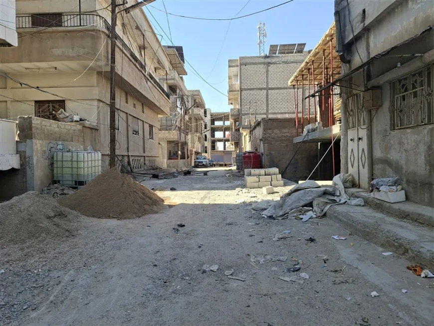 Accumulation of construction materials worsens traffic crisis in Hasakah