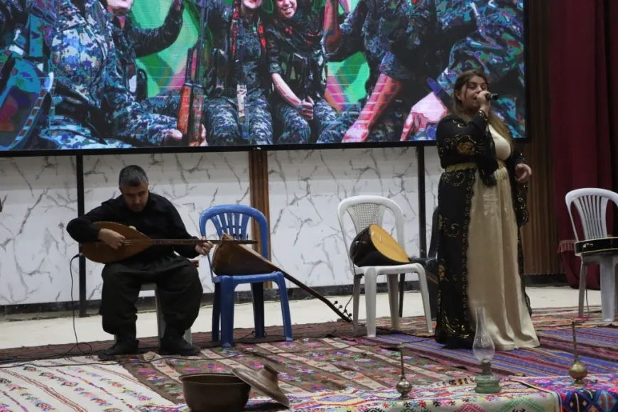 Art event in Kobani in support of YPJ