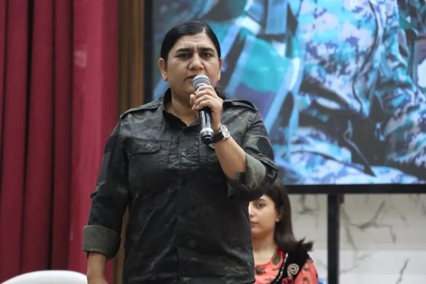 Art event in Kobani in support of YPJ