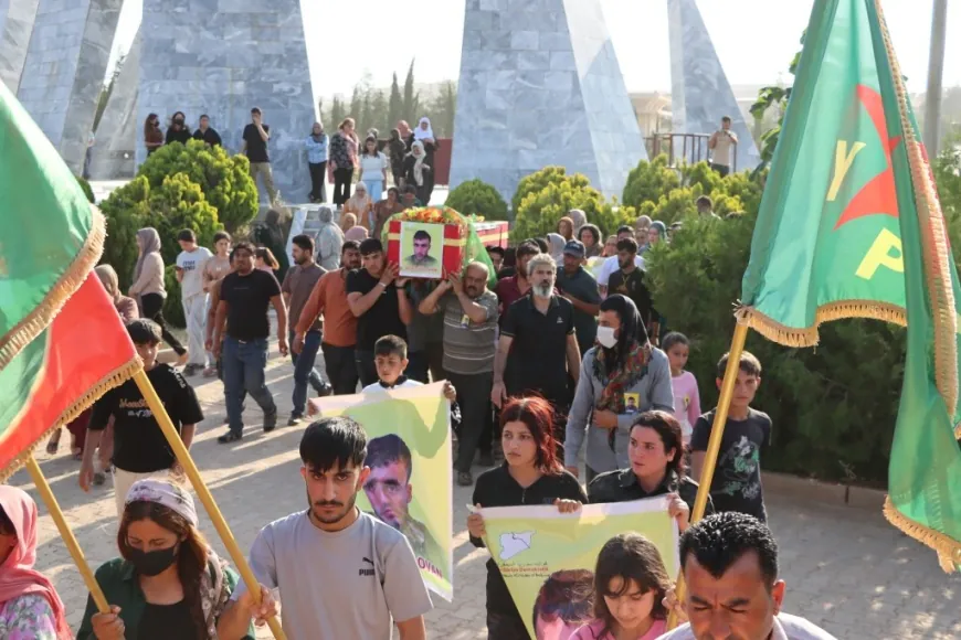 Residents of Kobani bid farewell to SDF in Kobani