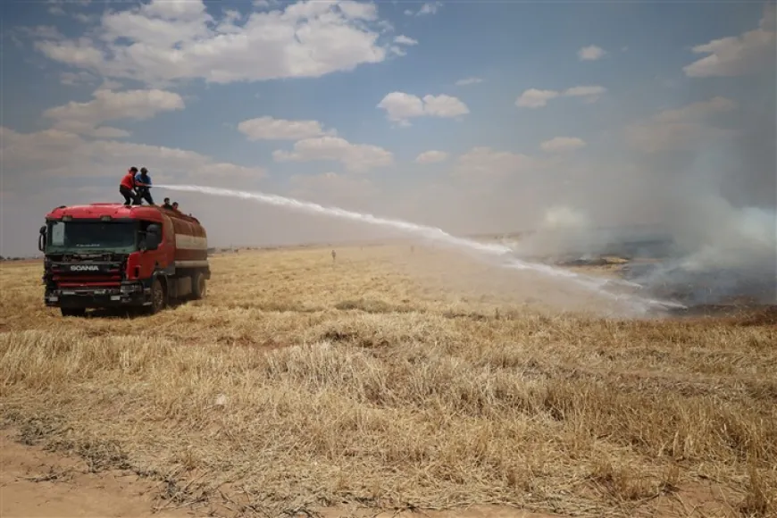 Fire engulfs agricultural lands, halts traffic on Tal Tamr–Hasakah road
